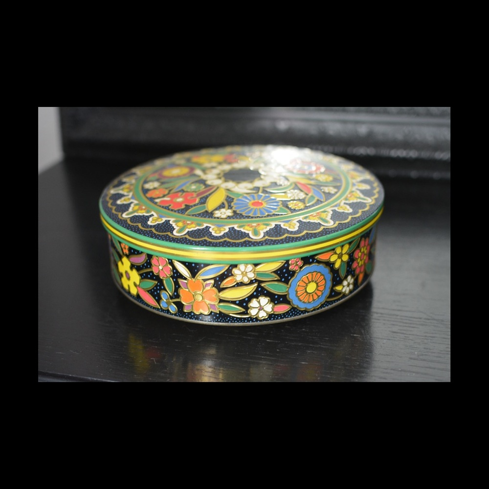 Retro Tin Container